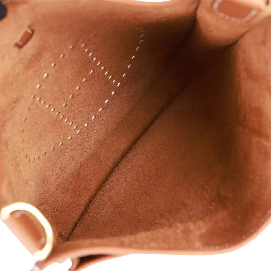 hermès evelyne iii pm gold clemence gold hardware hermès evelyne iii pm gold clemence gold hardware
