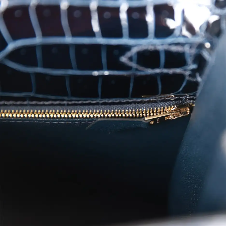 hermès kelly sellier 28 bleu baltique shiny porosus crocodile gold hardware hermès kelly sellier 28 bleu baltique shiny porosus crocodile gold hardware