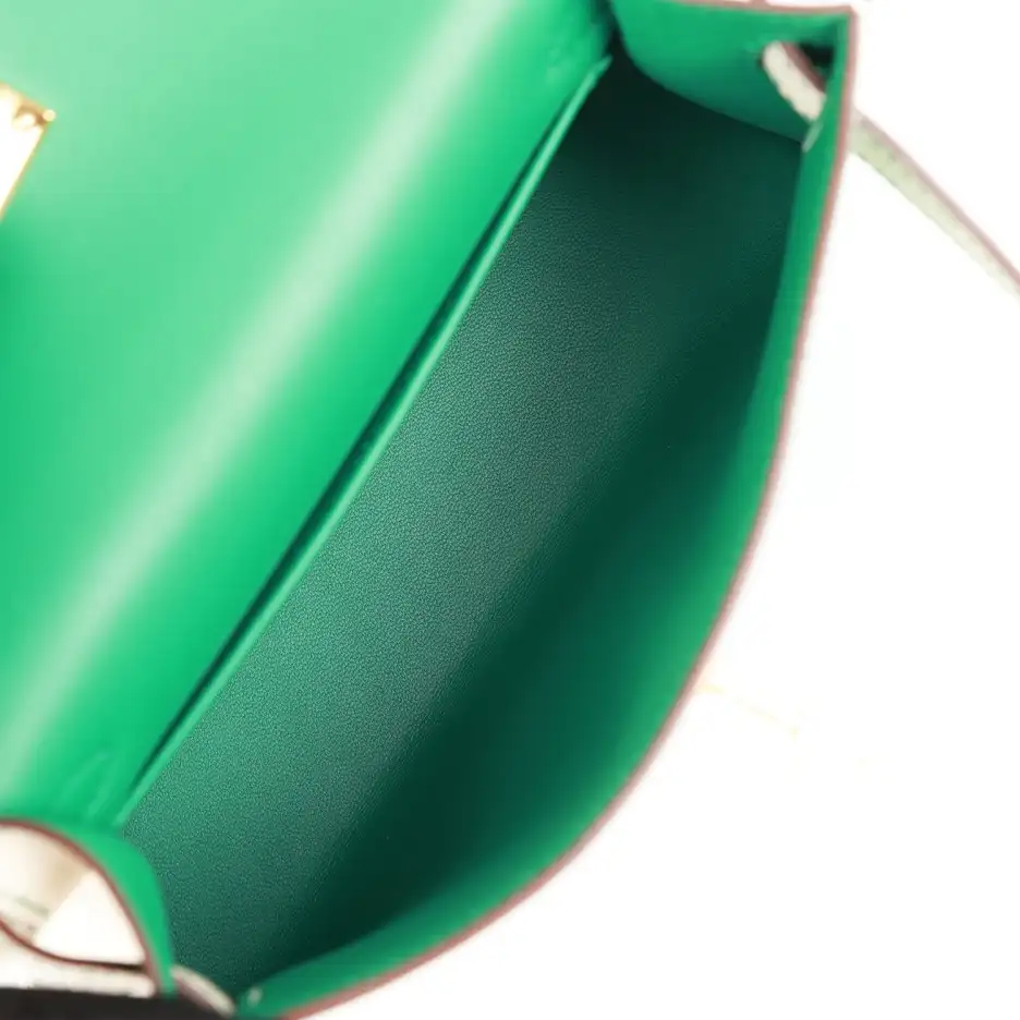 hermès special order (hss) kelly sellier 20 vert jade and craie epsom gold hardware hermès special order (hss) kelly sellier 20 vert jade and craie epsom gold hardware