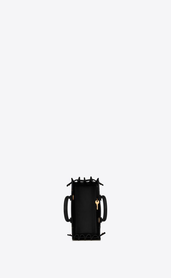 sac de jour nano in smooth leather black