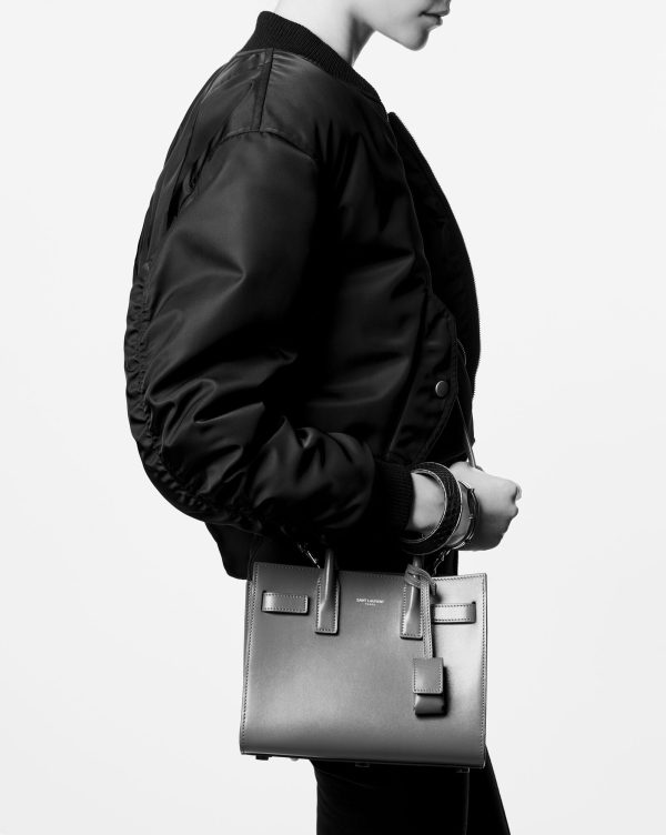 sac de jour nano in smooth leather black