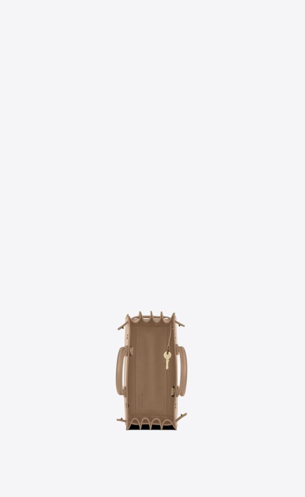 sac de jour nano in smooth leather dark beige