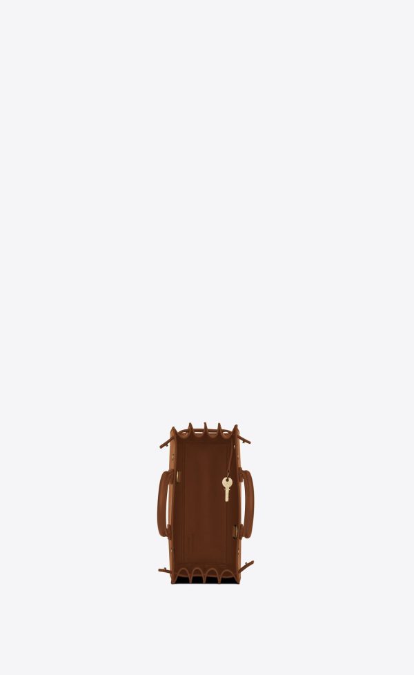 sac de jour nano in smooth leather brick