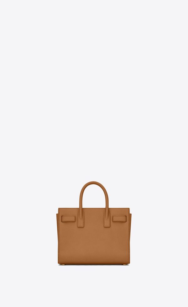 sac de jour nano in grained leather cinnamon
