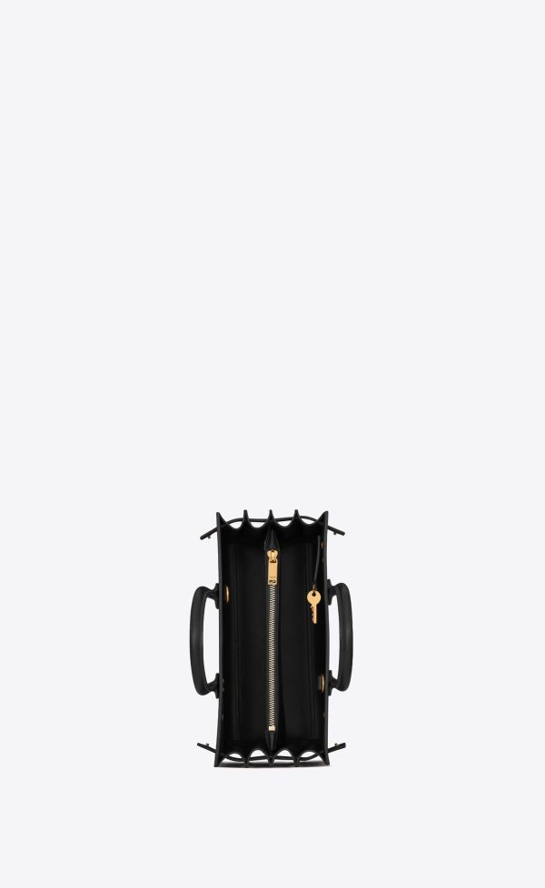 sac de jour baby in smooth leather black