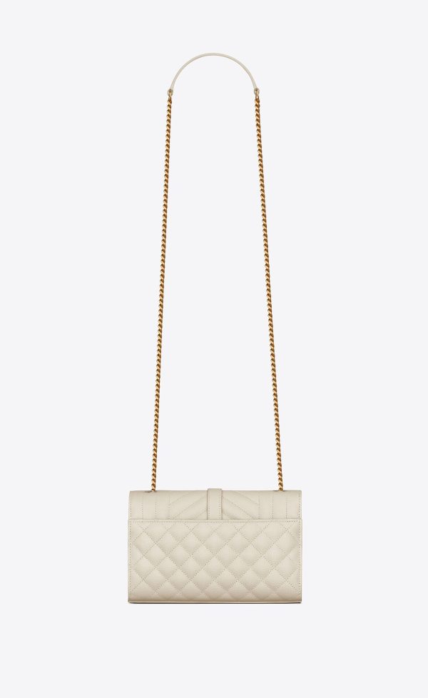 small envelope in quilted grain de poudre embossed leather blanc vintage