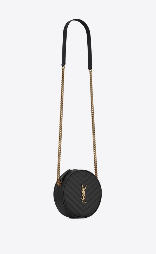 vinyle round camera bag in chevron quilted grain de poudre embossed leather black
