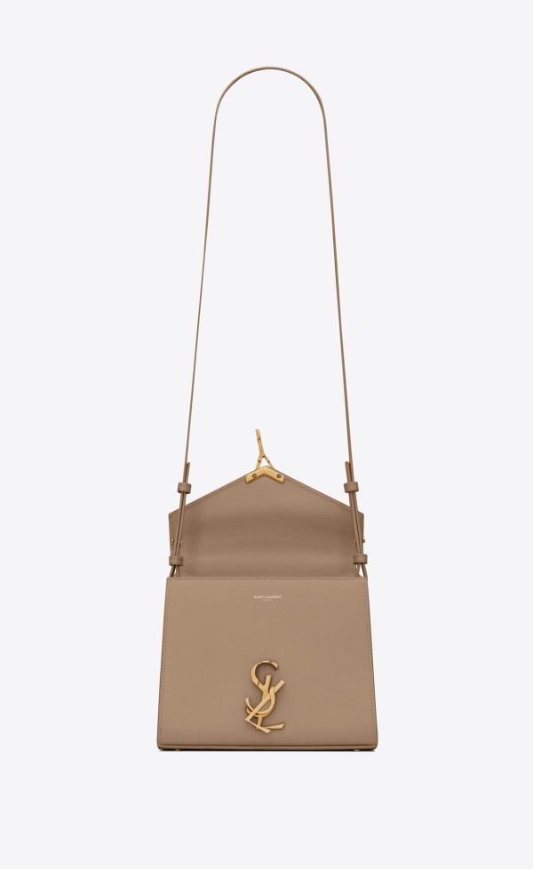 cassandra mini in grain de poudre embossed leather greyish brown