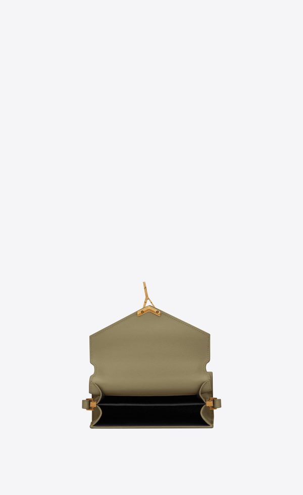 cassandra mini top handle in grain de poudre embossed leather vert kaki