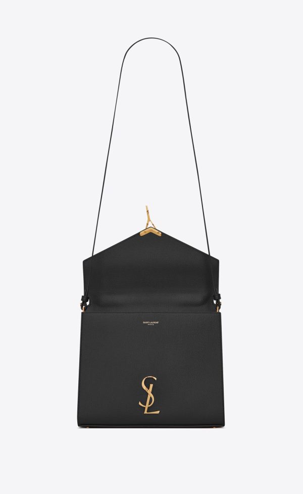 cassandra medium top handle bag in grain de poudre embossed leather black