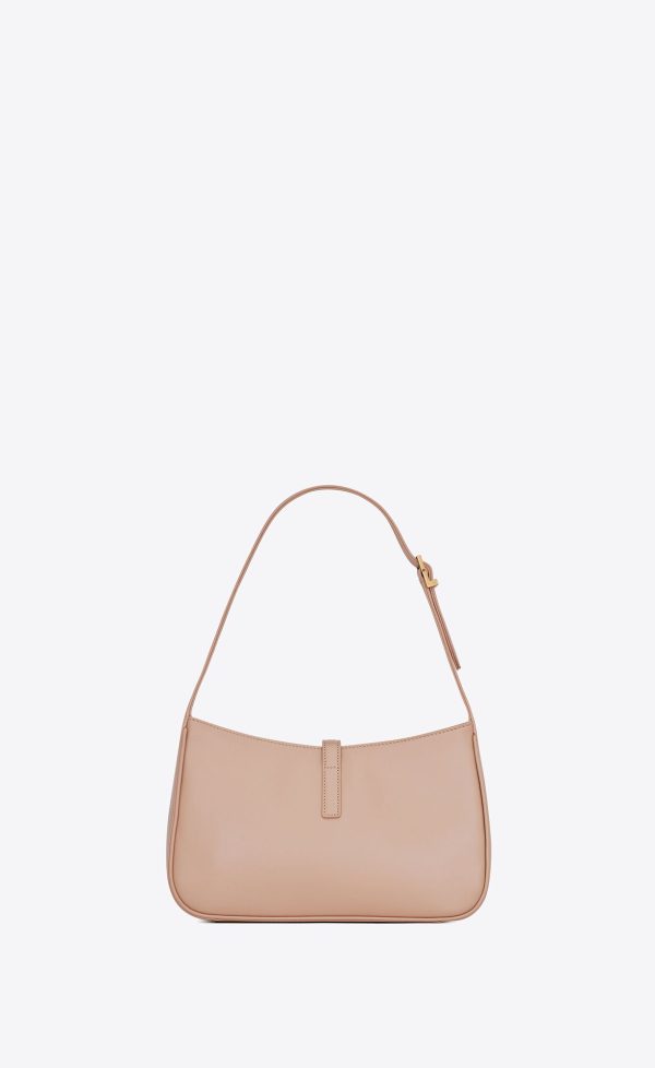 le 5 à 7 in smooth leather rosy sand