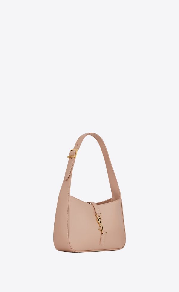 le 5 à 7 in smooth leather rosy sand