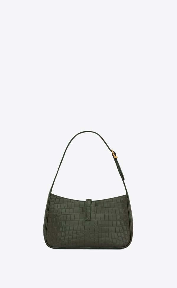 le 5 à 7 in crocodile embossed leather vert fonce