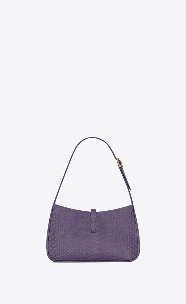 le 5 à 7 in python light eggplant