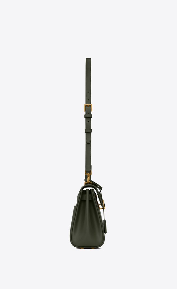 le fermoir small top handle bag in shiny leather vert fonce