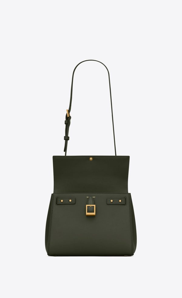 le fermoir small top handle bag in shiny leather vert fonce