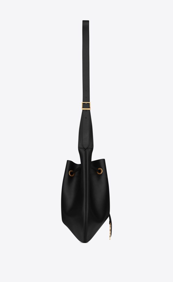 paris vii large flat hobo bag in smooth leather black