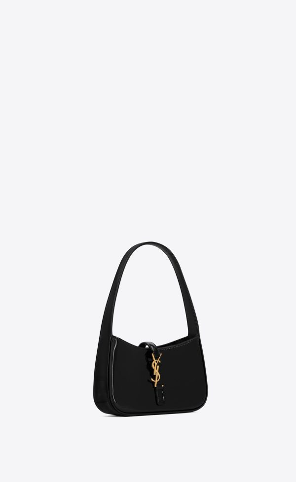 le 5 à 7 mini in shiny leather black