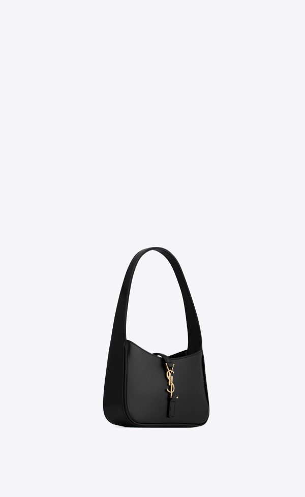 le 5 à 7 mini in smooth leather noir