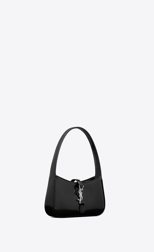 le 5 à 7 mini in shiny leather black