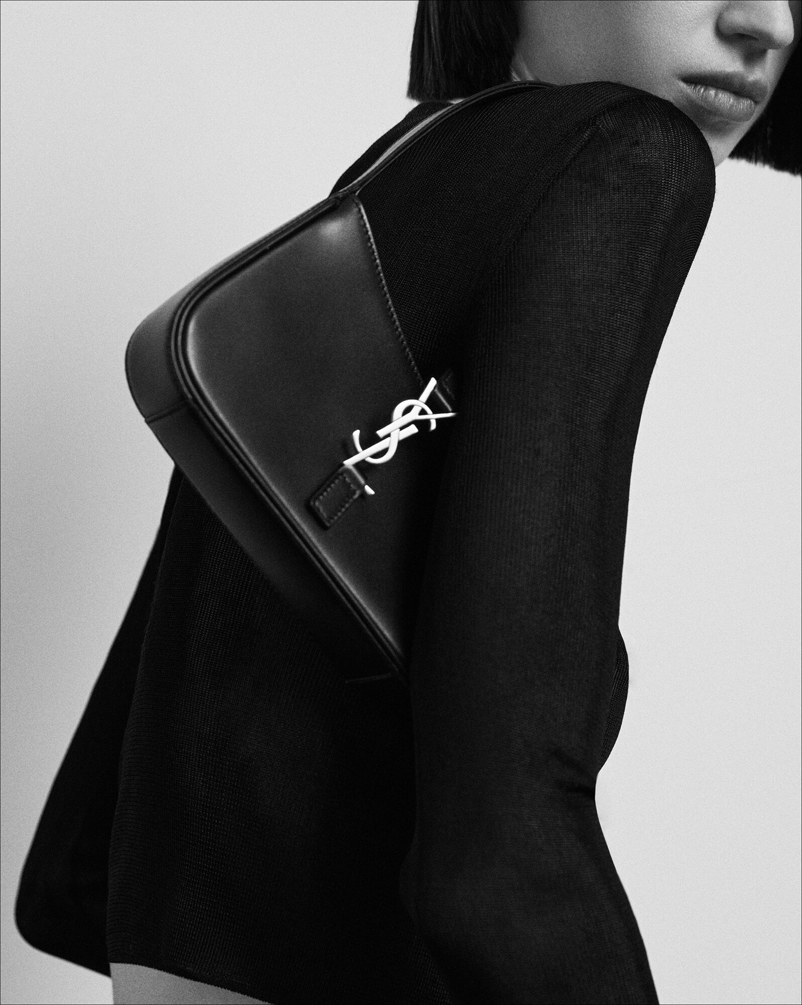 le 5 à 7 mini in shiny leather black le 5 à 7 mini in shiny leather black