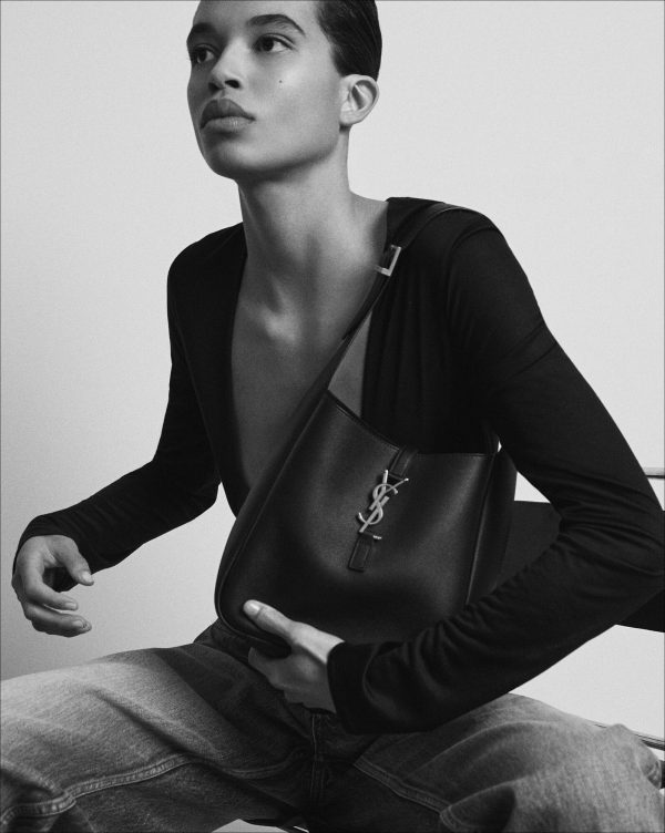 small le 5 à 7 supple in grained leather black