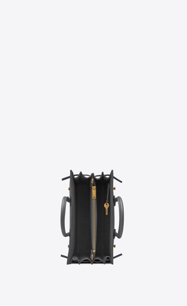 sac de jour baby in supple grained leather storm