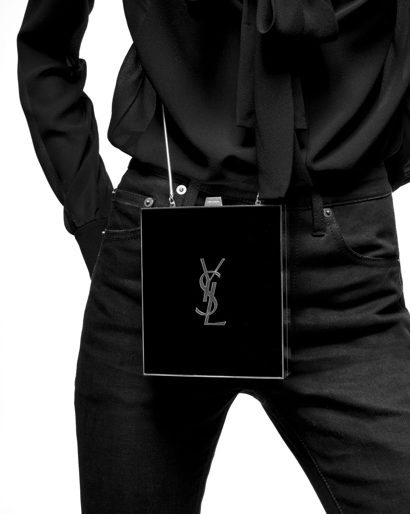 tuxedo box bag in plexiglass and metal blanc grise and or tuxedo box bag in plexiglass and metal blanc grise and or