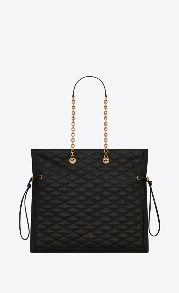 le pochon in quilted lambskin black