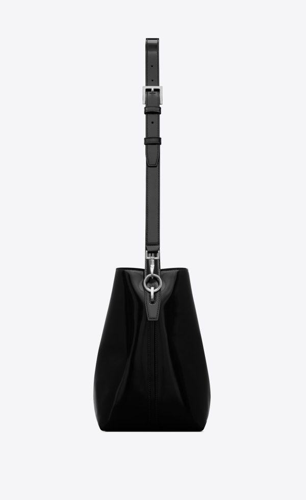 le 37 in shiny leather black