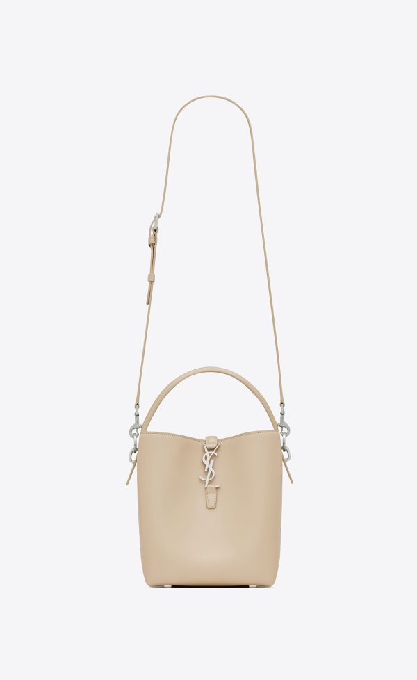 le 37 small in shiny leather seasalt