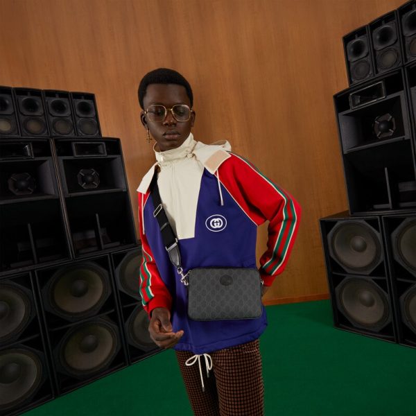shoulder bag with interlockingg