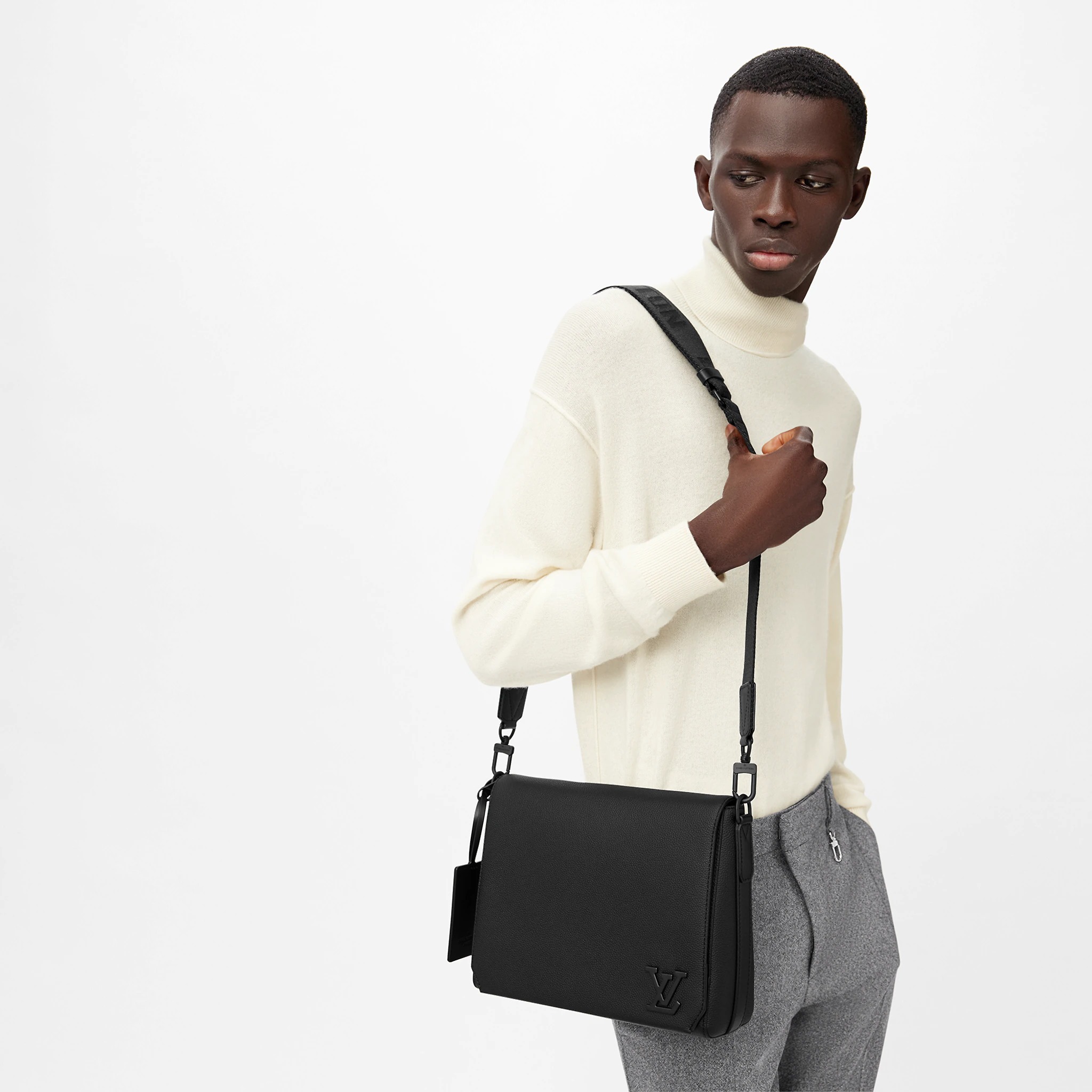 aerogram messenger bag m57080 aerogram messenger bag m57080