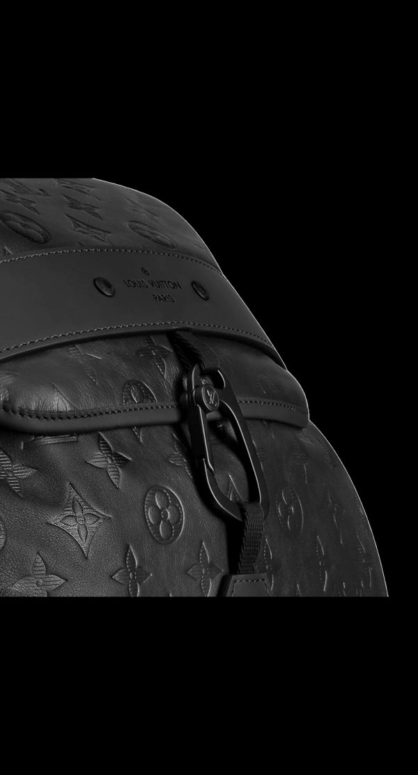 discovery shoulder bag