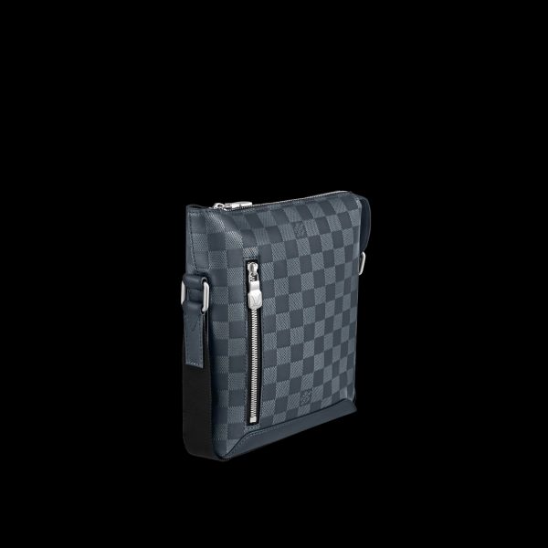 discovery small messenger bag