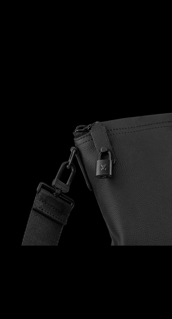 lock it tote handbag