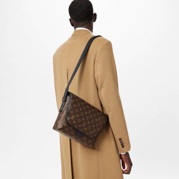 magnetic messenger bag m45557