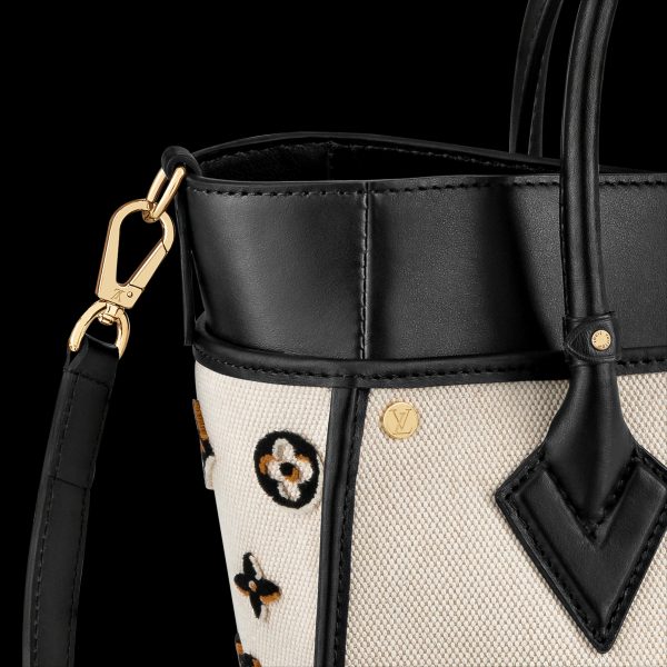 on my side medium handbag