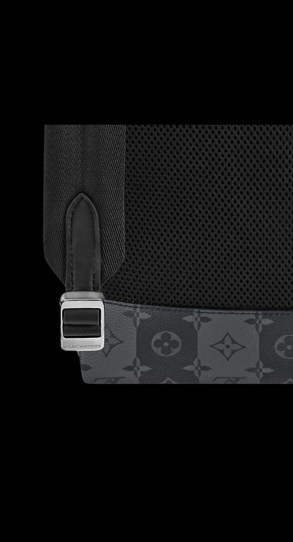 utilitary shoulder bag
